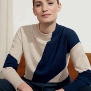 The Fold London Navy and Tan Women's Sweater XS